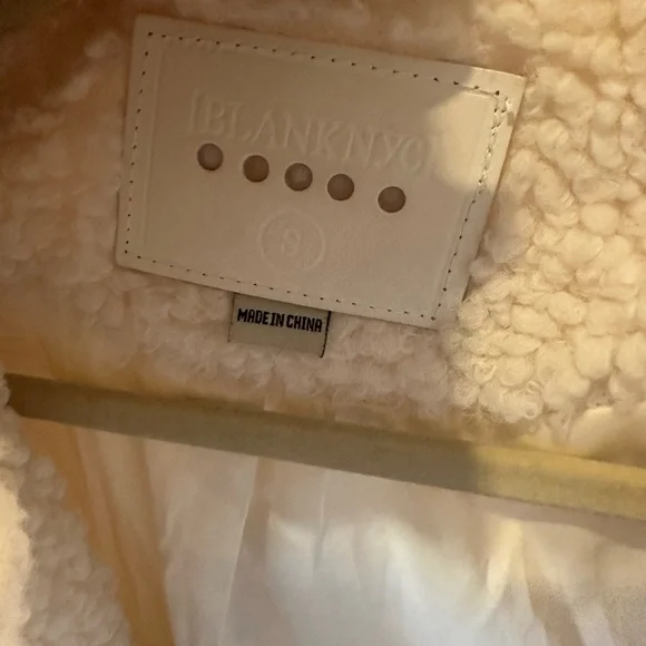 Blank NYC Cozy Cream Sherpa Jacket with Black Star Accents sz S - Picture 5 of 6